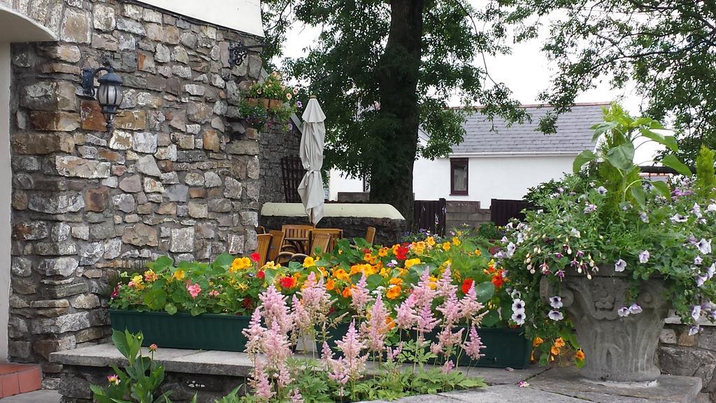 The Castle Inn Ebbw Vale Dış mekan fotoğraf